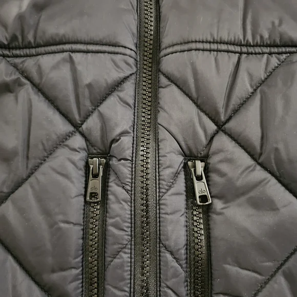 ALO Yoga snowrider puffer jacket - Picture 7 of 15